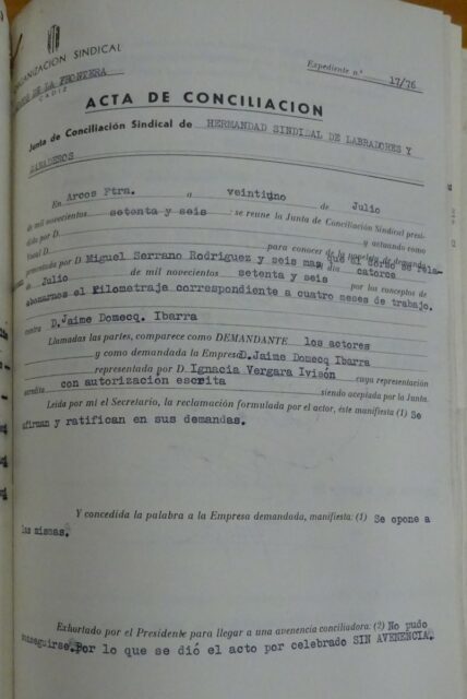 Acta de conciliación sindical, sin avenencia por oposición de la empresa Domecq. Arcos, 1976 (AHPC)