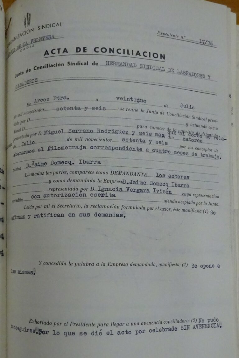 Acta de conciliación sindical, sin avenencia por oposición de la empresa Domecq. Arcos, 1976 (ahpc)