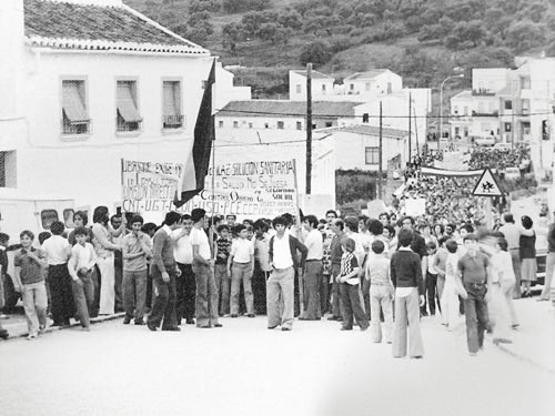 Manifestación celebrada el 29 de mayo de 1978, por la avenida de la Diputación (Foto: José Gómez).