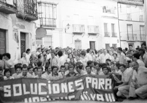 Manifestación celebrada el 29 de mayo de 1978, a su paso por la plaza de la Trinidad (Foto: José Gómez).